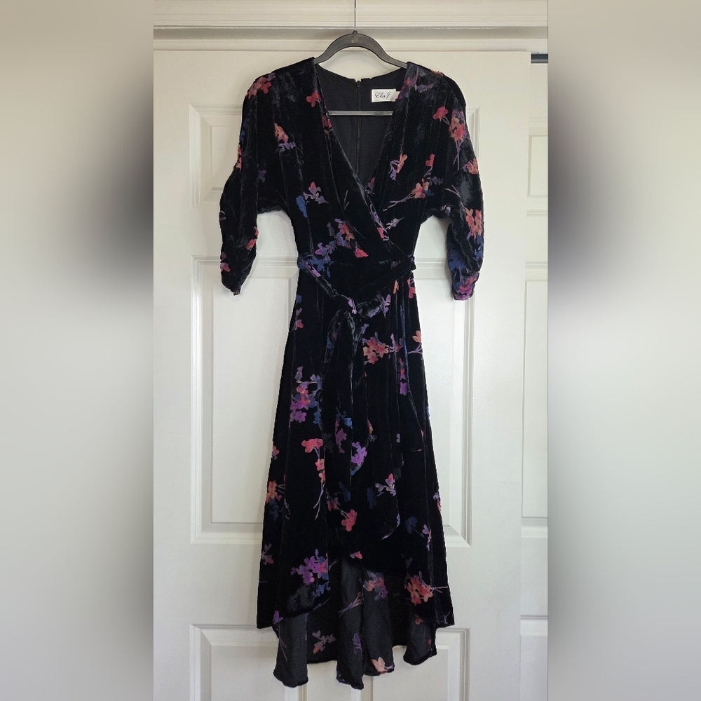 Eliza J Black Velvet Floral Print High-Low Faux-Wrap Dress - Size 4 - Picture 2 of 9